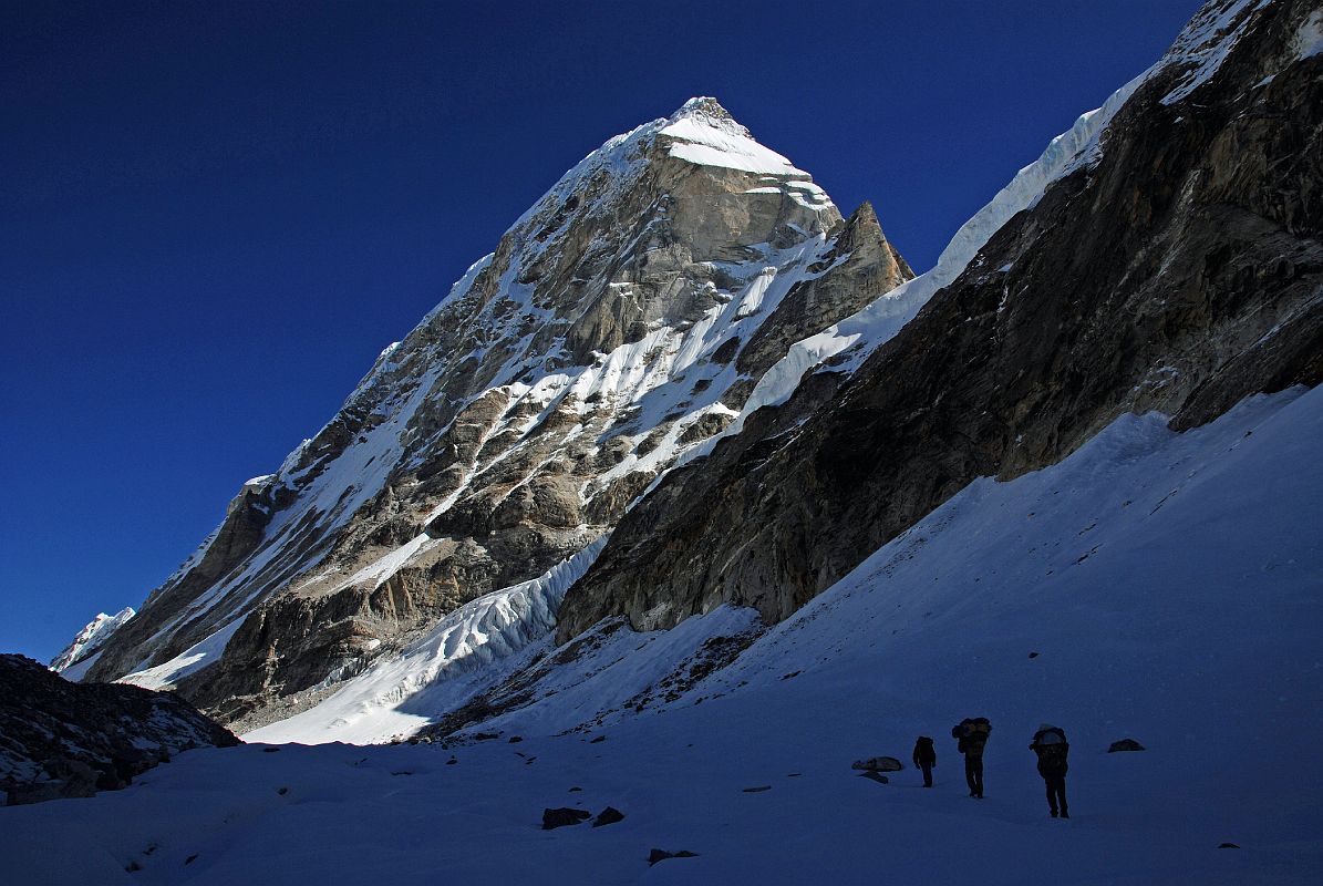 Rolwaling 07 06 Approaching Beginning Of Climb To Tashi Lapcha Pass On Side Of Drolambau Glacier With Tengi Ragi Tau